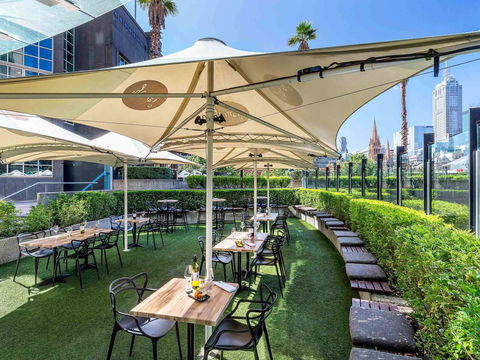 Quay West Suites Melbourne - New Castle Tourism 25