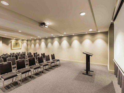 Quay West Suites Melbourne - New Castle Tourism 32