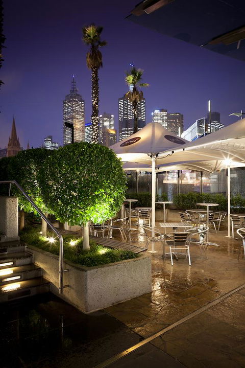 Quay West Suites Melbourne - New Castle Tourism 23