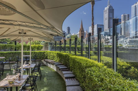 Quay West Suites Melbourne - New Castle Tourism 5
