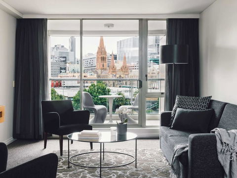 Quay West Suites Melbourne - New Castle Tourism 1