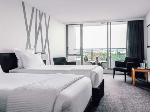 Quay West Suites Melbourne - New Castle Tourism 8