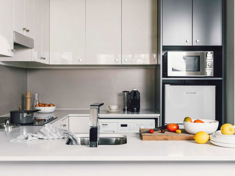 Quay West Suites Melbourne - New Castle Tourism 43