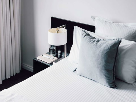 Quay West Suites Melbourne - New Castle Tourism 39