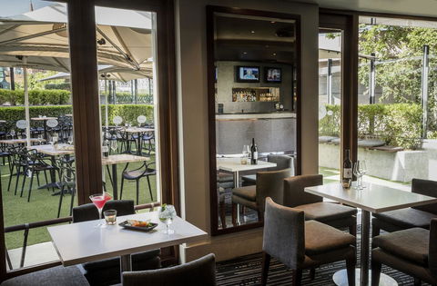 Quay West Suites Melbourne - New Castle Tourism 24