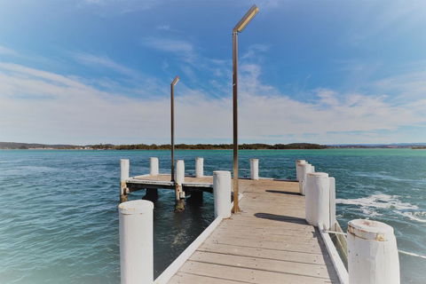The Broken Oar - New Castle Tourism 2