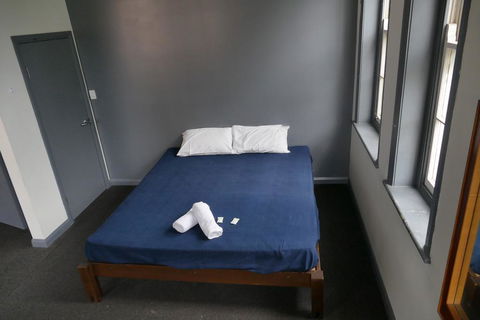 The Crown & Anchor Hotel - Newcastle Accommodation 2