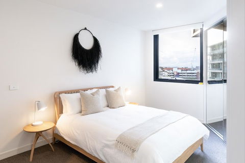 The Edge - Luxurious Waterfront Apartment - Newcastle Accommodation 3