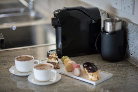 The Hamptons On Airlie - New Castle Tourism 0