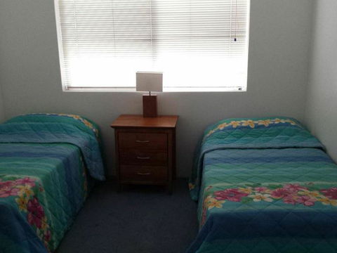 The Headlands 10 - 2 BDRM Apt Across From Alex Beach - Newcastle Accommodation 1