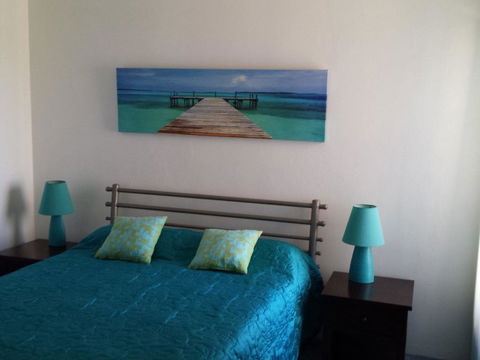 The Headlands 10 - 2 BDRM Apt Across From Alex Beach - Newcastle Accommodation 3