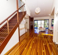 The Holiday House - Newcastle Accommodation
