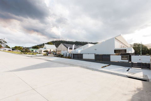 The Hub Bicheno - Newcastle Accommodation 1