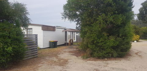 The Hut - Newcastle Accommodation 3