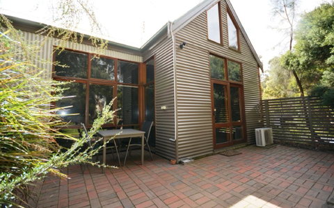 The Lodges - Newcastle Accommodation 1