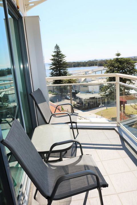 The Oaks Waterfront Resort, Unit 502 - New Castle Tourism 3