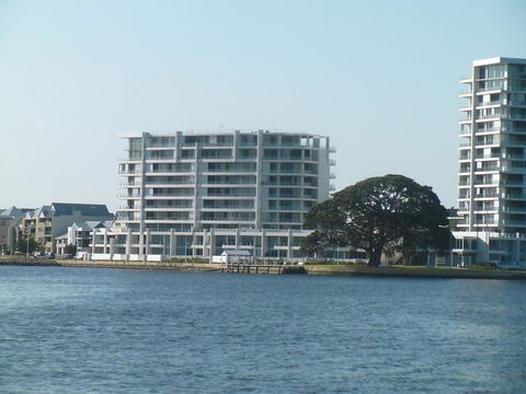 The Point Mandurah Apartment - New Castle Tourism 0