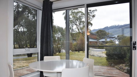 The Retreat - Crackenback Resort - Newcastle Accommodation 3