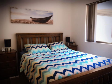 The Royal Dolphin Holiday Home - Newcastle Accommodation 1