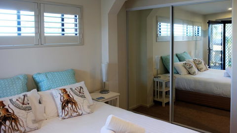 THE TIN SHED Couples Accommodation At Bay Of Fires - New Castle Tourism 1