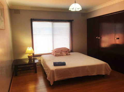 Thomastown Antique House Room 1 - Newcastle Accommodation 0