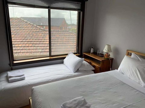 Thomastown Antique House Room 3 - Newcastle Accommodation 0