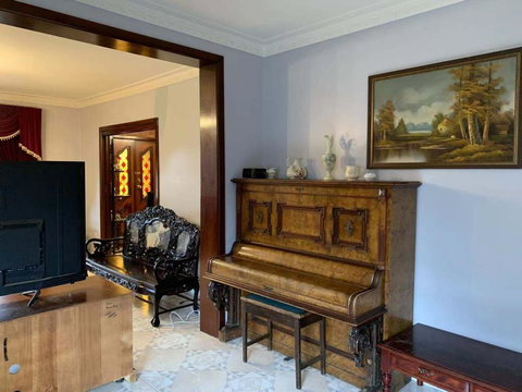 Thomastown Antique House Room 3 - Newcastle Accommodation 2