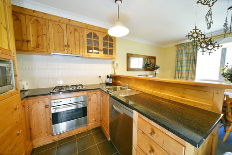 Three Bears 2 - Newcastle Accommodation 3