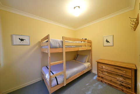 Three Bears 3 - Newcastle Accommodation 2