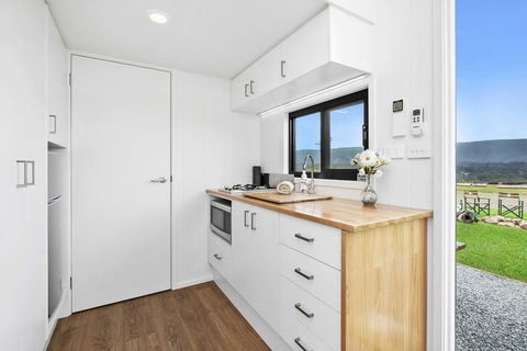 TINY HOME......BIG Views - New Castle Tourism 3