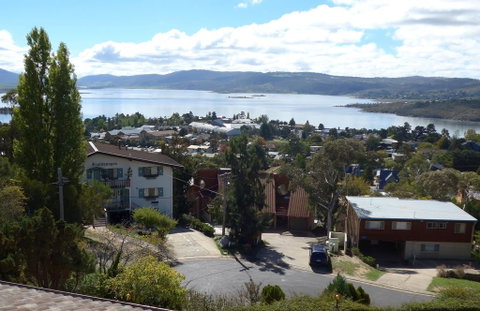Top Deck - Newcastle Accommodation 1