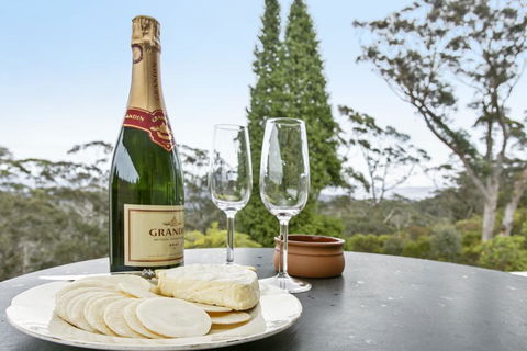 Toria Views - Newcastle Accommodation 1