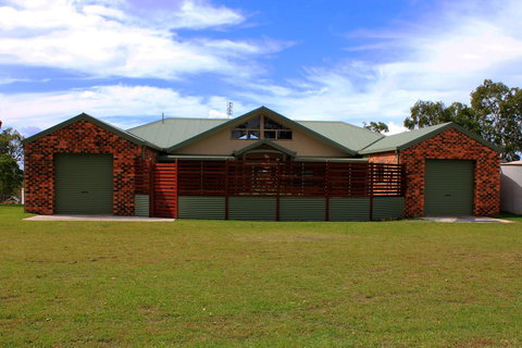 Tracks End Retreat - New Castle Tourism 1