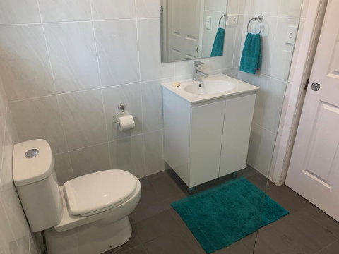 Tranquil Spa Retreat - Newcastle Accommodation 2
