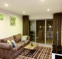 Tranquil Relaxing Forrest Style Apartment - Braddon CBD - Newcastle Accommodation