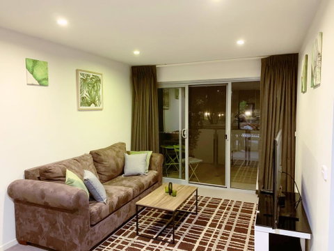 Tranquil, Relaxing Forrest Style Apartment - Braddon CBD - Newcastle Accommodation 0