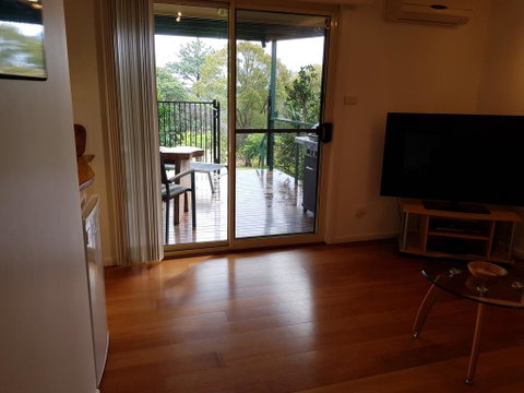 Tropical Coast Retreat - Pet Friendly - Newcastle Accommodation 1