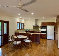 Tropical Styling - Newcastle Accommodation