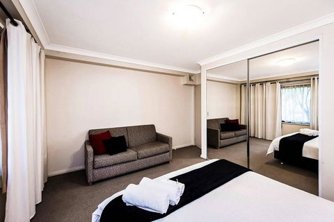 Two Bedroom Apt Next To Perth CBD With Parking. - New Castle Tourism 3