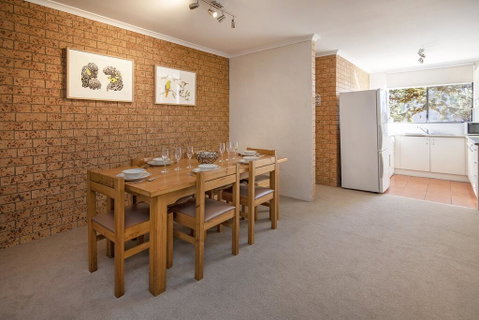 Unit 7 St Moritz - Newcastle Accommodation 3