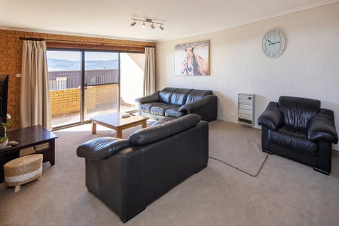 Unit 7 St Moritz - Newcastle Accommodation 0