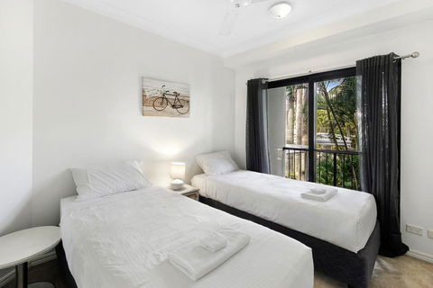Unrivaled Ocean And City Views From Resort Style 3bed With Garden - Newcastle Accommodation 1