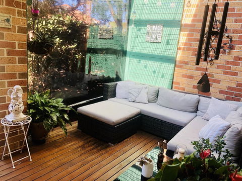 Unwind In This Gorgeous Retreat - Newcastle Accommodation 1