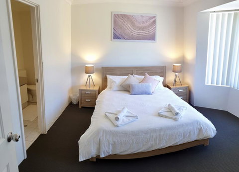 Varuna Stay - Newcastle Accommodation 2