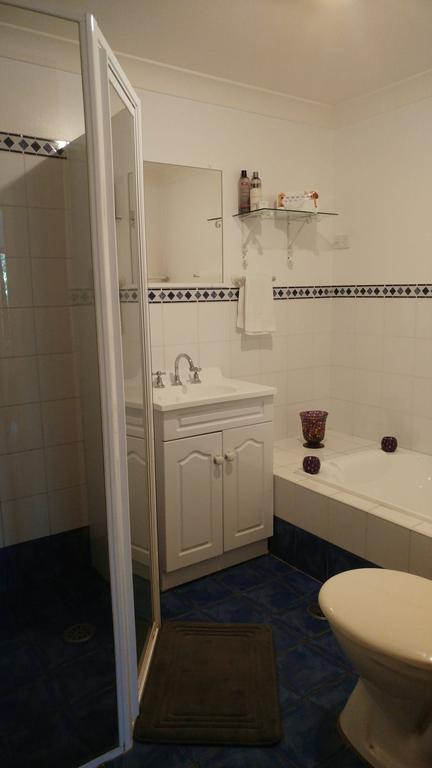 Ven & Marks Place - Newcastle Accommodation 3
