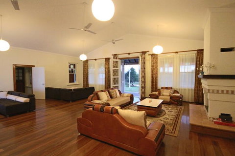 Verona House - Newcastle Accommodation 3