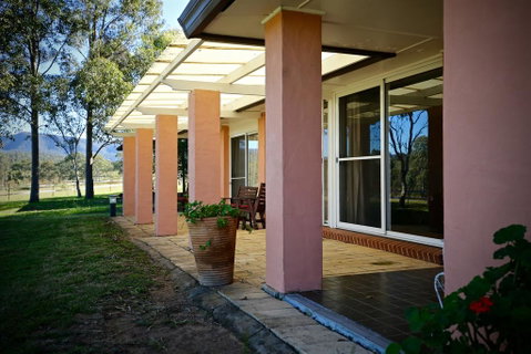 Verona Vineyard Cottage - Newcastle Accommodation 1