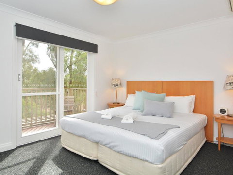 Villa 3br Tranquility Resort Condo Located Within Cypress Lakes Resort (nothing Is More Central) - Newcastle Accommodation 1