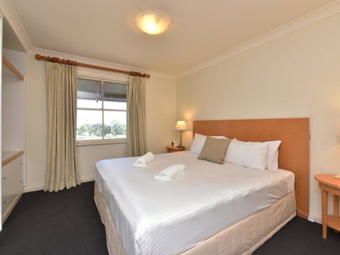 Villa Executive 2br Ferre Resort Condo Located Within Cypress Lakes Resort (nothing Is More Central) - Newcastle Accommodation 2
