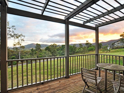 Villa Executive 2br Moscato Resort Condo Located Within Cypress Lakes Resort (nothing Is More Central) - Newcastle Accommodation 0